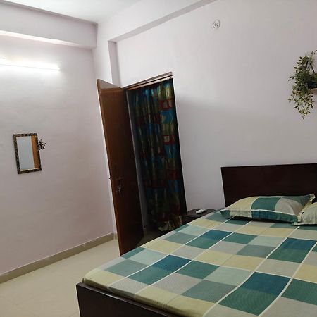 Sharda Homestay Ayodhya Buitenkant foto