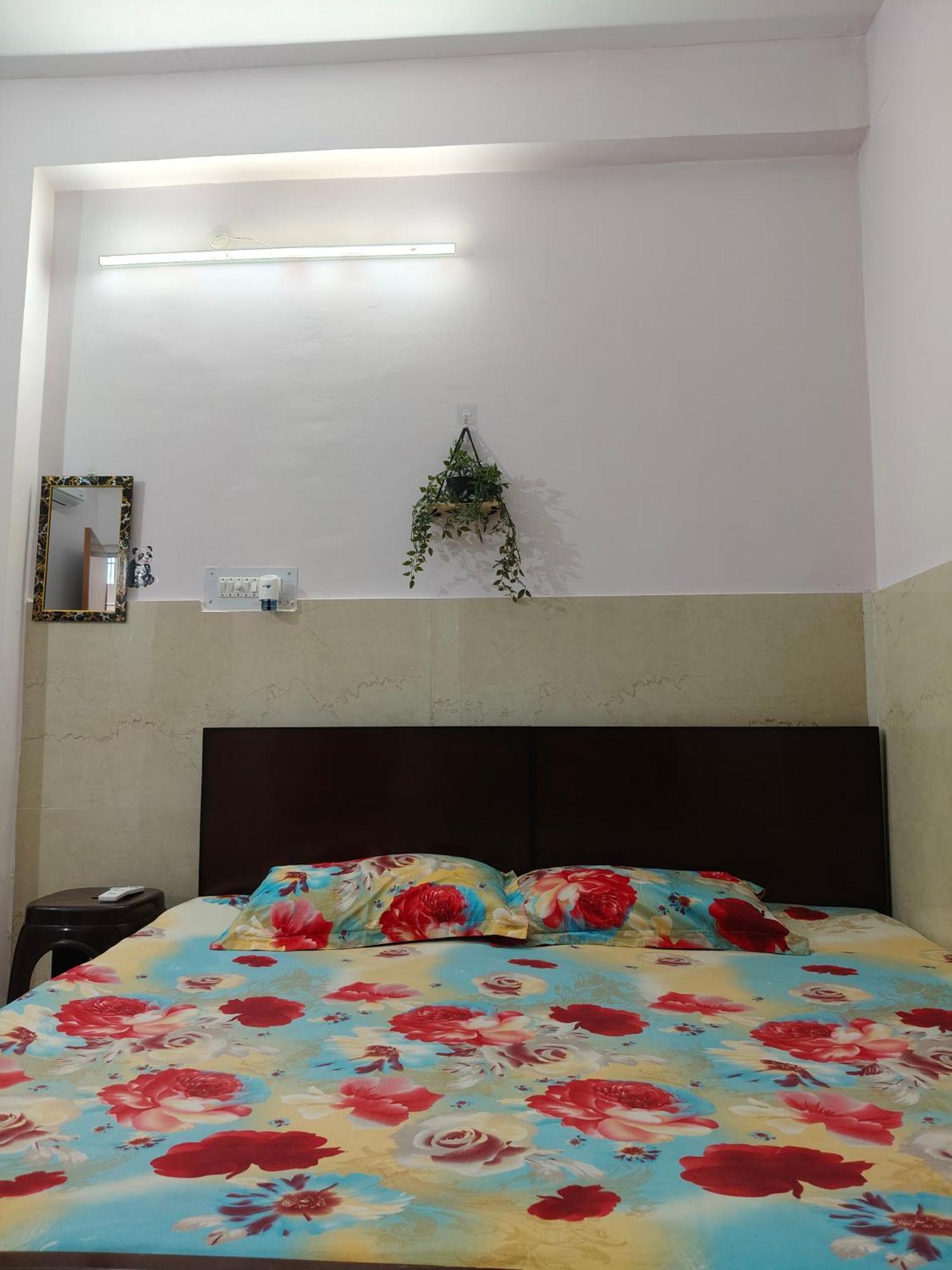 Sharda Homestay Ayodhya Buitenkant foto